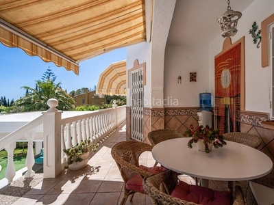 Chalet fantástica villa de 4 dormitorios .luminosa. tranquila. zona carretera de mijas en Fuengirola