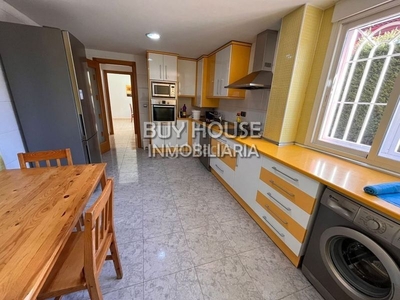 Chalet pareado con amplia parcela de 316 m2. en Cubas de la Sagra