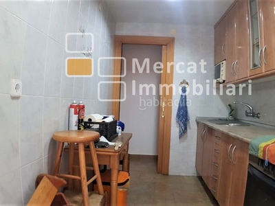 Piso en venta en Sant Ildefonso, 4 dormitorios. en Cornellà de Llobregat