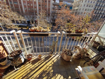 Piso gan vivienda de 102m² en gran vía exterior y con balcón en Barcelona