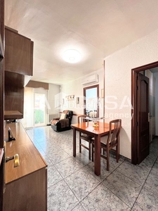 Piso hermoso piso - en la mejor zona de llefia muy luminoso con balcón y cocina equipada en Badalona