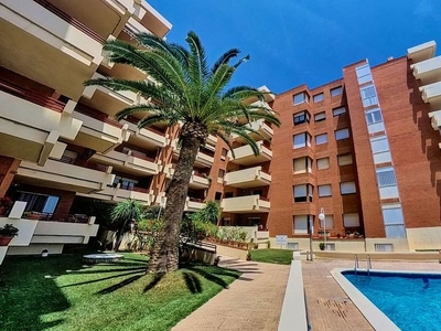 Alquiler de piso en ronda Del Mar de 2 habitaciones con terraza y piscina