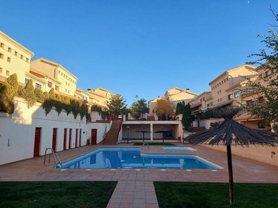 Casa adosada en venta en Gójar