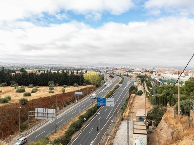 Local en venta en Granada