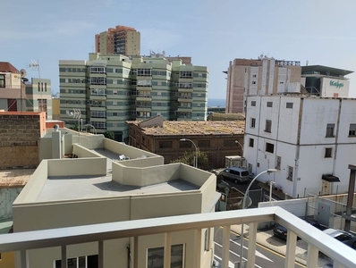 Piso en alquiler en calle Castellón de la Plana de 2 habitaciones con terraza y muebles