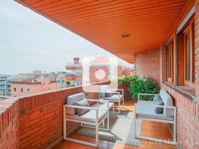 Piso en venta Les Tres Torres, Barcelona