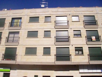 Venta de piso en Cañiza (A) de 2 habitaciones con garaje y balcón