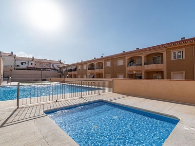 Venta de piso en calle Real de Málaga de 3 habitaciones con terraza y piscina