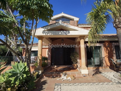 Villa en venta en Nueva Andalucía, Marbella