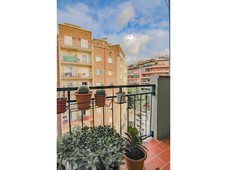 Venta Piso Barcelona. Piso de tres habitaciones en Calle Ribes. Buen estado cuarta planta con balcón