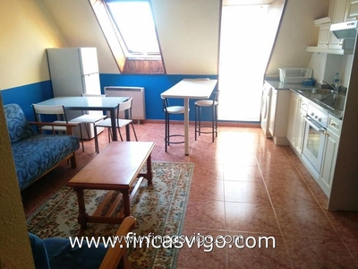 Alquiler de ático en Calvario - Santa Rita de 1 habitación con terraza y muebles