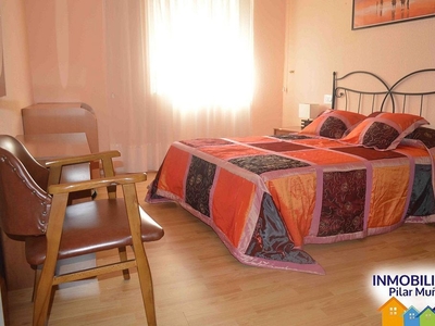 Alquiler de piso en calle Banderas de Castilla de 3 habitaciones con terraza y muebles