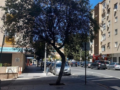 Alquiler de piso en paseo Jardín de la Reina de 3 habitaciones con piscina y garaje