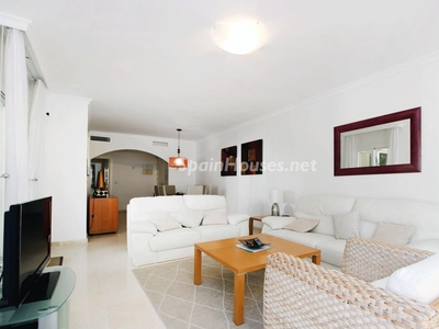 Apartamento en venta en Elviria, Marbella