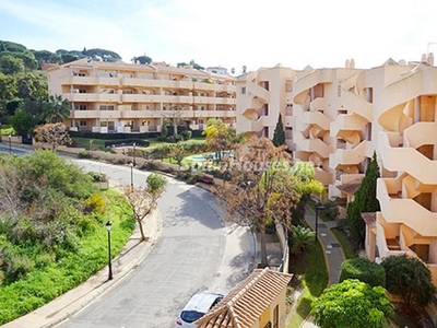 Apartamento en venta en Elviria, Marbella