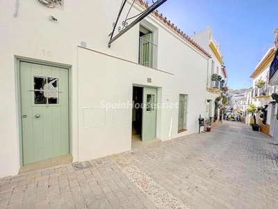 Piso ático en venta en Estepona