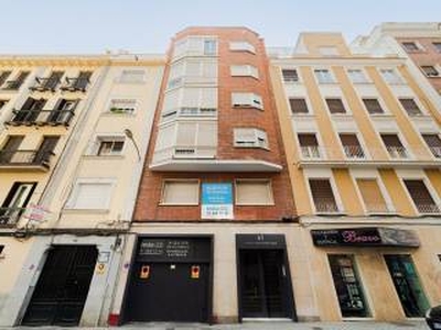 Piso de tres habitaciones CALLE Juan Álvarez Mendizábal, Madrid