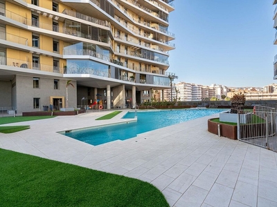 Piso en alquiler en avenida De Sierra Alhamilla de 4 habitaciones con terraza y piscina