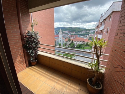 Piso en alquiler en calle Ibarrekolanda de 3 habitaciones con terraza y garaje