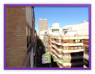 Piso en venta en Ensanche - Diputación de 3 habitaciones con terraza y garaje