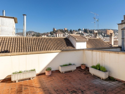 Venta de piso con terraza en San Matías - Realejo (Granada), Centro