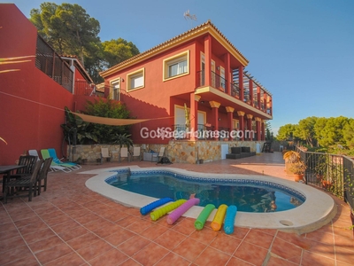 Villa en venta en El Pinar - Palacio de Congresos, Torremolinos