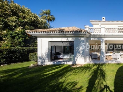 Villa en venta en Guadalmina Baja, Marbella