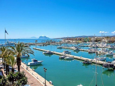 Apartamento de alquiler en Puerto de Sotogrande - La Marina