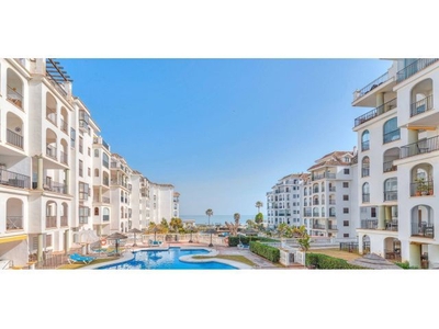 Apartamento en venta en primera línea de Playa, Puerto de la Duquesa. Manilva. Málaga