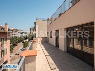 Ático con terraza a estrenar en centro Hospitalet