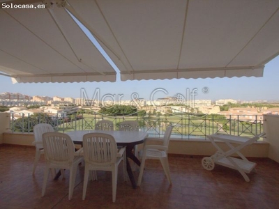 Ático de Alquiler con Gran Terraza y Vistas Panorámicas en Alicante Golf