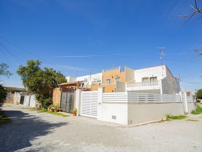 Casa en venta en La Torreta, Torrevieja, Alicante