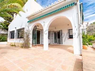 Competa villa en venta