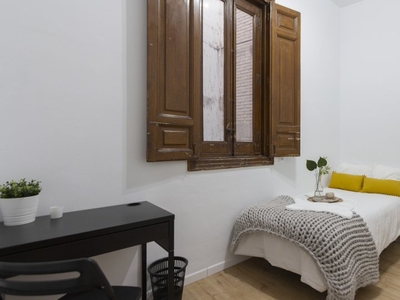 Habitación interior en 1 apartamento compartido en Puerta del Sol, Madrid