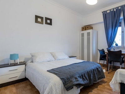 Habitación limpia en alquiler en el apartamento de 4 dormitorios en Camins al Grau