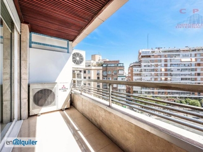 Magnífico piso sin amueblar de 88 m2, 1 dormitorio y terraza, próximo al metro Diego de León