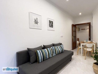 Piso de 1 dormitorio con aire acondicionado en Sagrada Familia, Barceolna, ideal para estudiantes y parejas