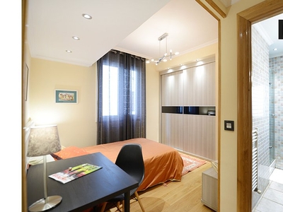 Se alquila habitación en piso de 4 dormitorios en Santutxu, Bilbao