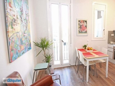 apartamento acogedor, luminoso y soleado en alquiler en Sant Antoni, en el centro de Barcelona