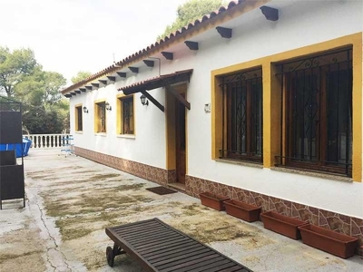 Casa con terreno en Castellet i la Gornal