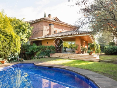 Casa / villa de 610m² con 172m² de jardín en alquiler en Sant Cugat