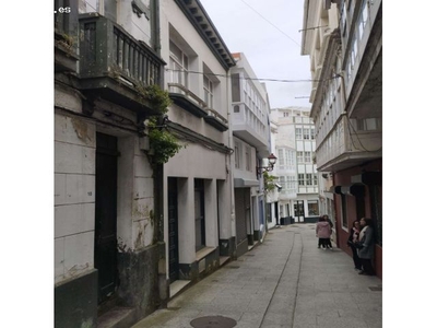 En venta casa para rehabilitar en Cedeira, A Coruña.
