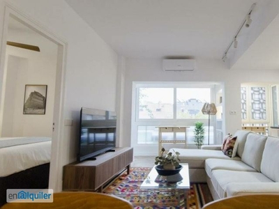 Precioso apartamento recién reformado de 1 dormitorio en alquiler en Colina, Madrid