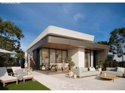 Villas de nueva construcción junto al campo de golf a pocos minutos de la playa y Alicante centro