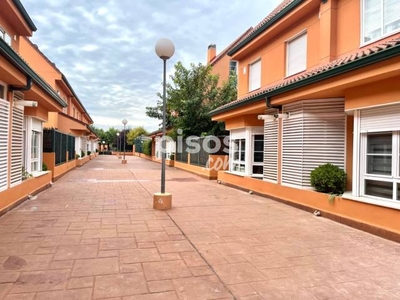 Casa adosada en venta en Calle de Libertad, cerca de Calle de Gualeguay en Algete por 390.000 €