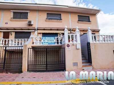 Venta Casa unifamiliar Guardamar del Segura. Con balcón 100 m²