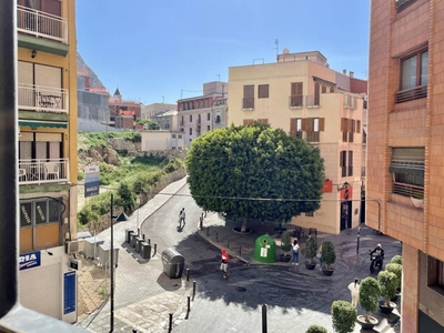 Venta Piso Alicante - Alacant. Piso de tres habitaciones en Rambla Méndez Núñez. Buen estado segunda planta con terraza