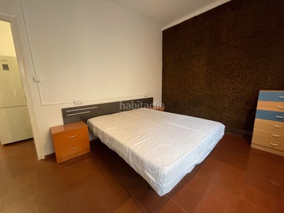 Alquiler piso en carrer jaume i piso de 3 dormitorios en el centro , cerca universidades y plaza catalunya en Girona