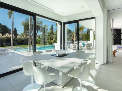 Chalet una obra maestra moderna en venta en el corazón de nueva andalucía en Marbella