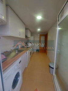 Piso con 2 habitaciones amueblado con ascensor, parking, calefacción y aire acondicionado en Paterna